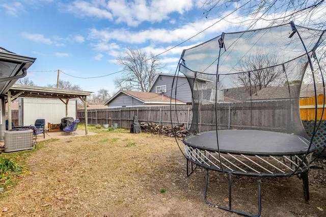 $279,900 | 301 Lena Lane, Burleson, TX 76028