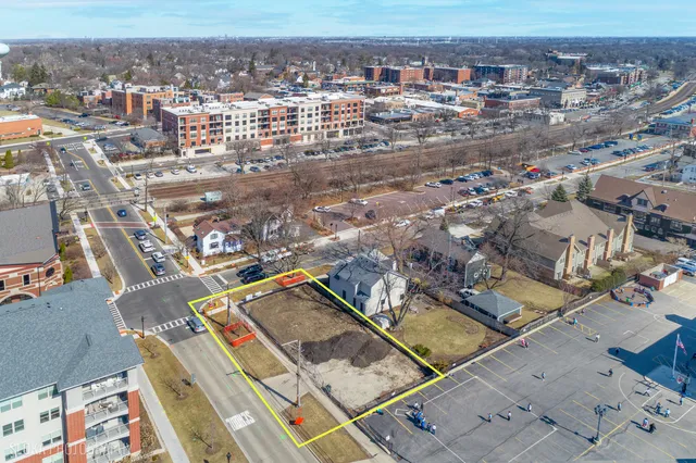 $365,000 | 451 Duane Street, Glen Ellyn, IL 60137