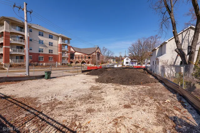 $365,000 | 451 Duane Street, Glen Ellyn, IL 60137