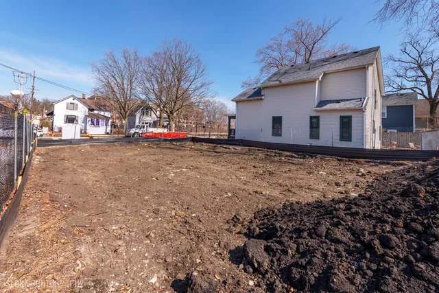 $365,000 | 451 Duane Street, Glen Ellyn, IL 60137