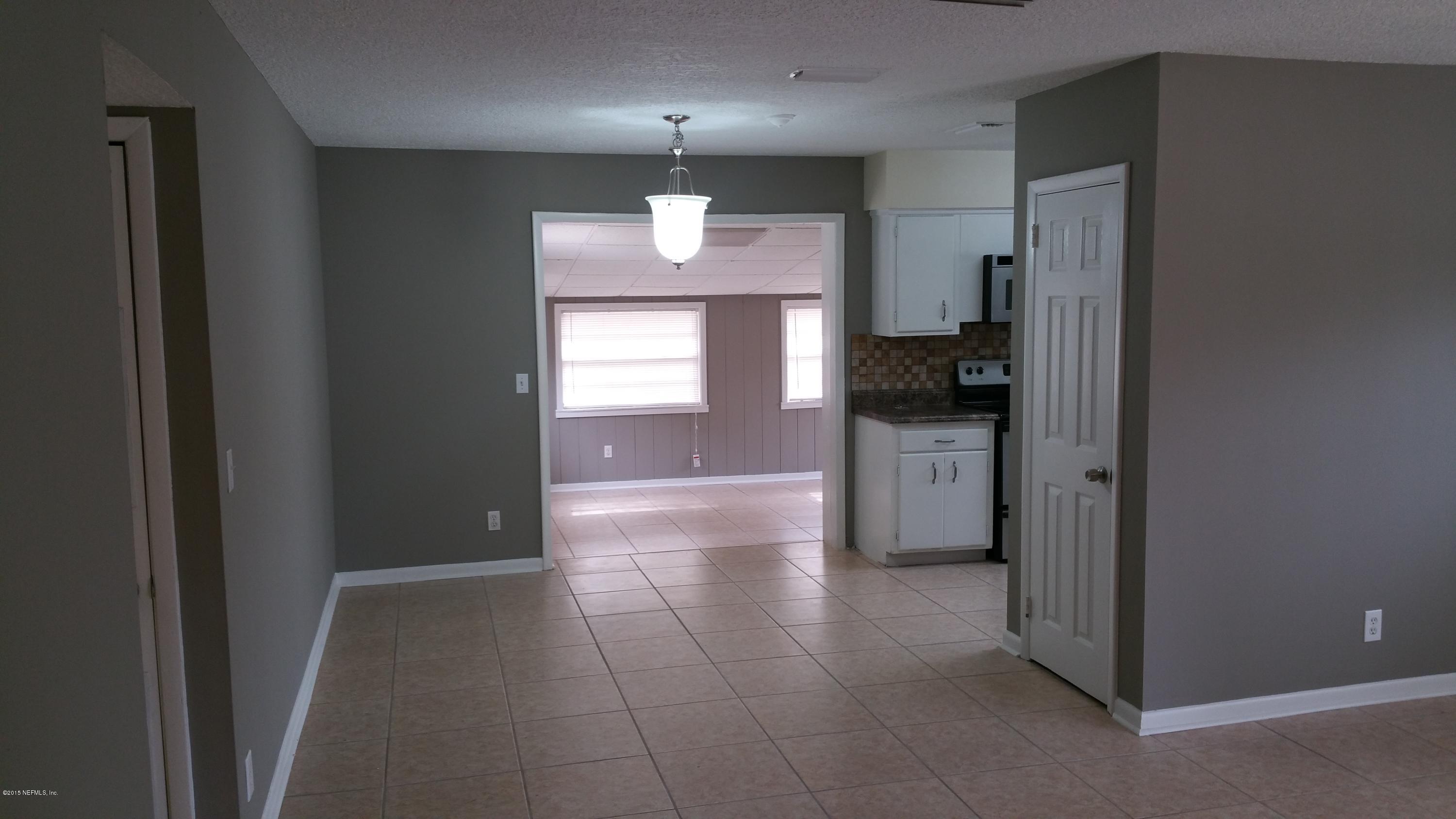 3143 Sandhurst Road East Jacksonville, FL 32277 - Photo 17 of 27 20151026_132139
