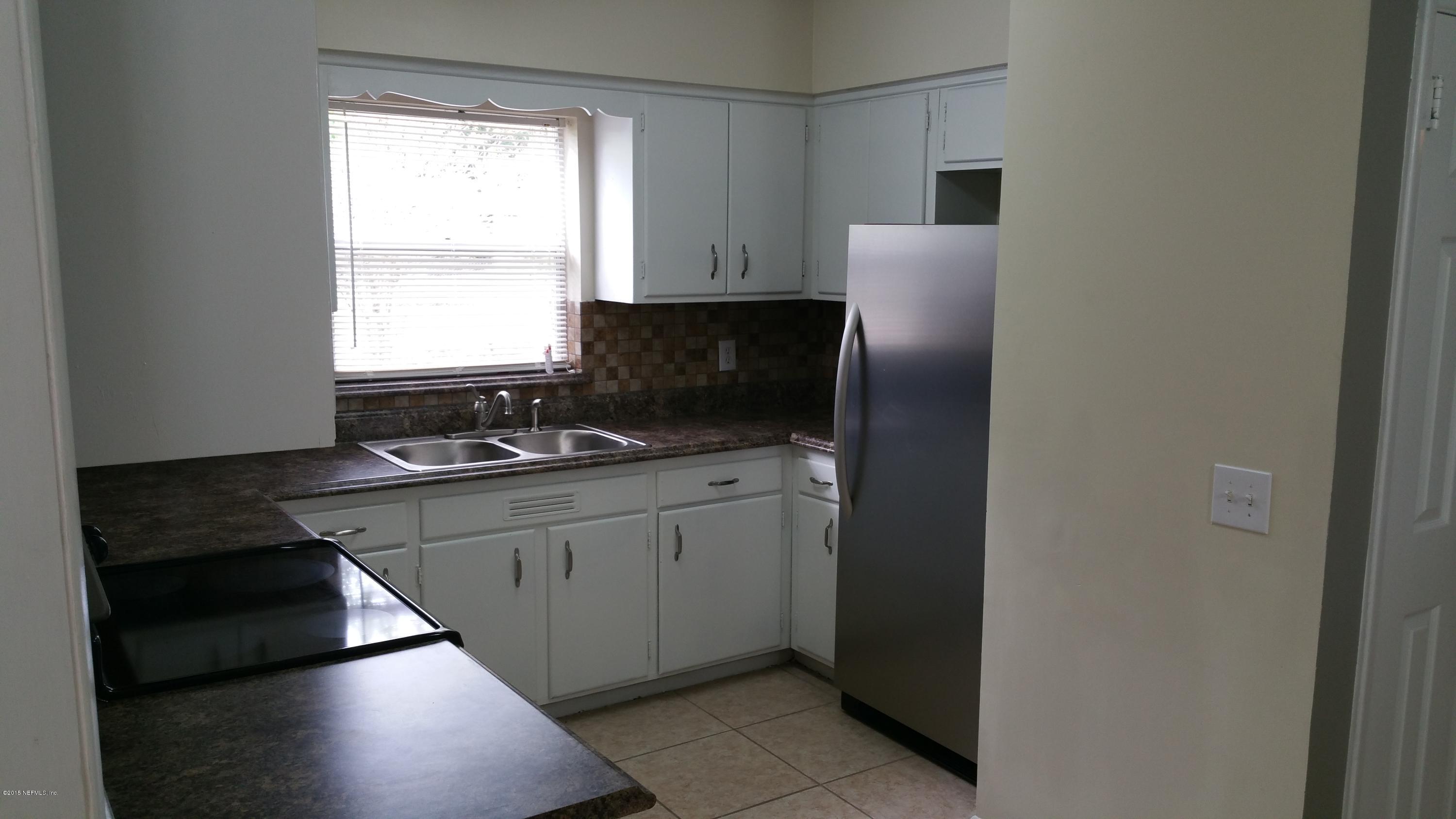 3143 Sandhurst Road East Jacksonville, FL 32277 - Photo 20 of 27 20151026_132308