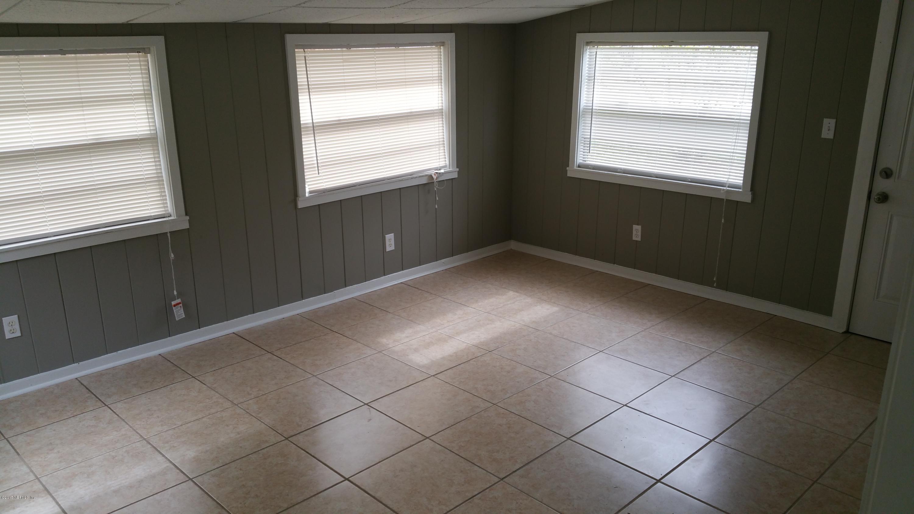 3143 Sandhurst Road East Jacksonville, FL 32277 - Photo 22 of 27 20151026_132332
