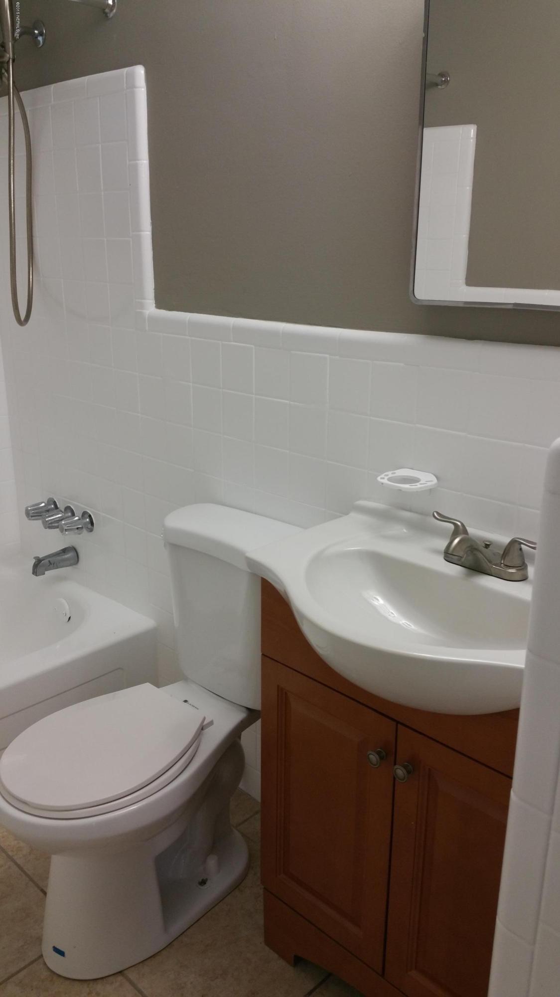 3143 Sandhurst Road East Jacksonville, FL 32277 - Photo 8 of 27 20151026_131639