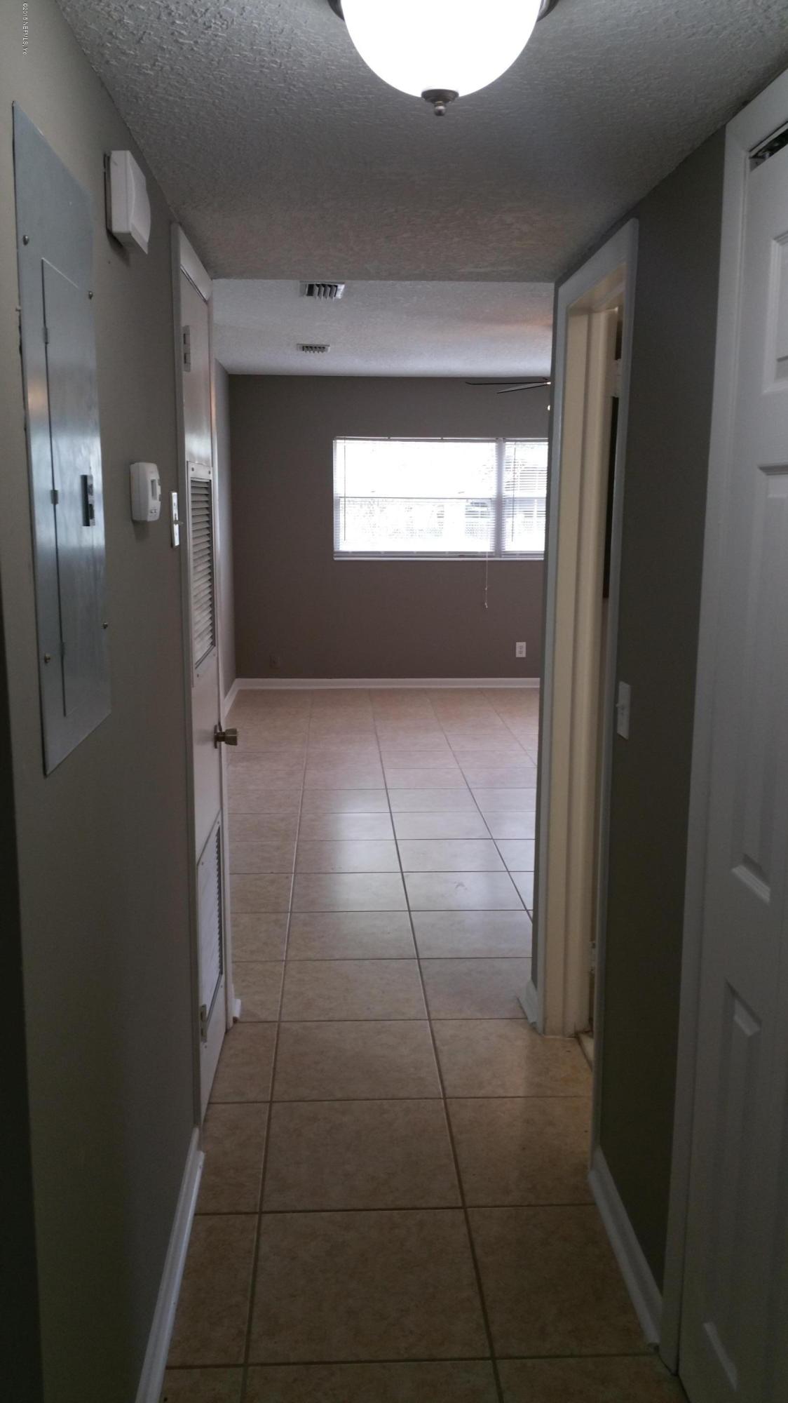 3143 Sandhurst Road East Jacksonville, FL 32277 - Photo 9 of 27 20151026_131716