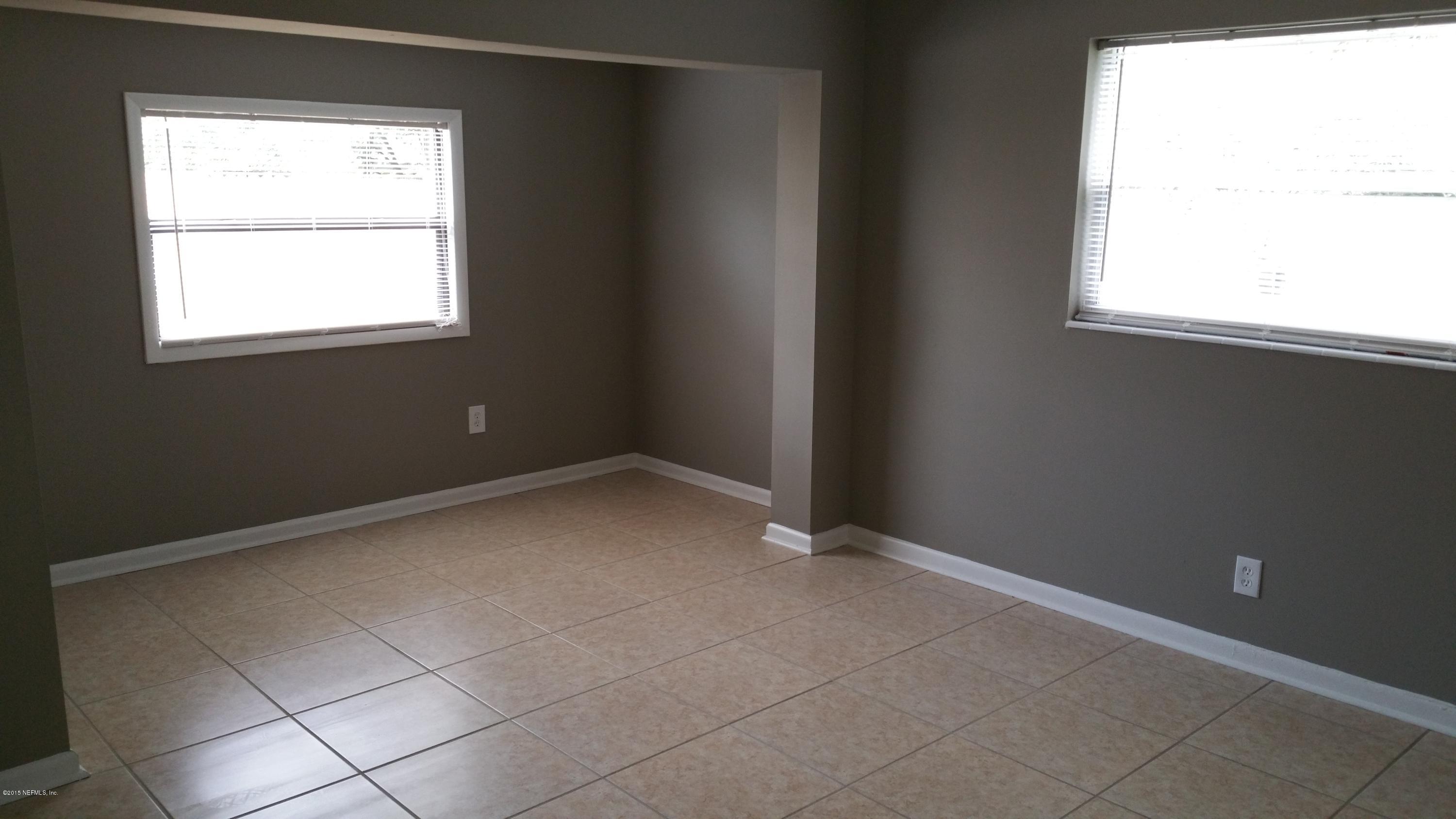 3143 Sandhurst Road East Jacksonville, FL 32277 - Photo 10 of 27 20151026_131821
