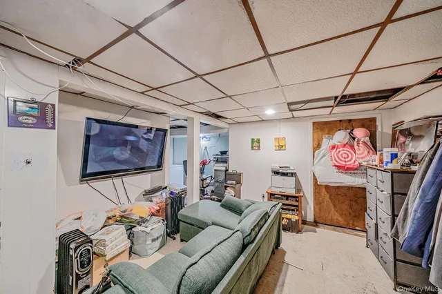 $625,000 | 64 East Chester Street, Valley Stream, NY 11580