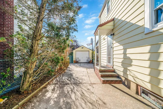 $625,000 | 64 East Chester Street, Valley Stream, NY 11580