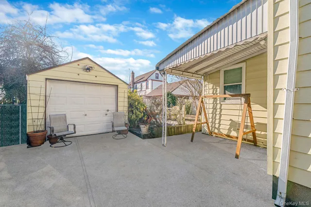 $625,000 | 64 East Chester Street, Valley Stream, NY 11580