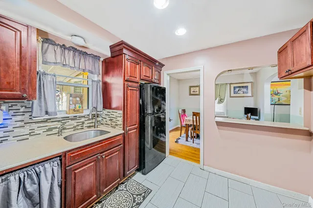 $625,000 | 64 East Chester Street, Valley Stream, NY 11580