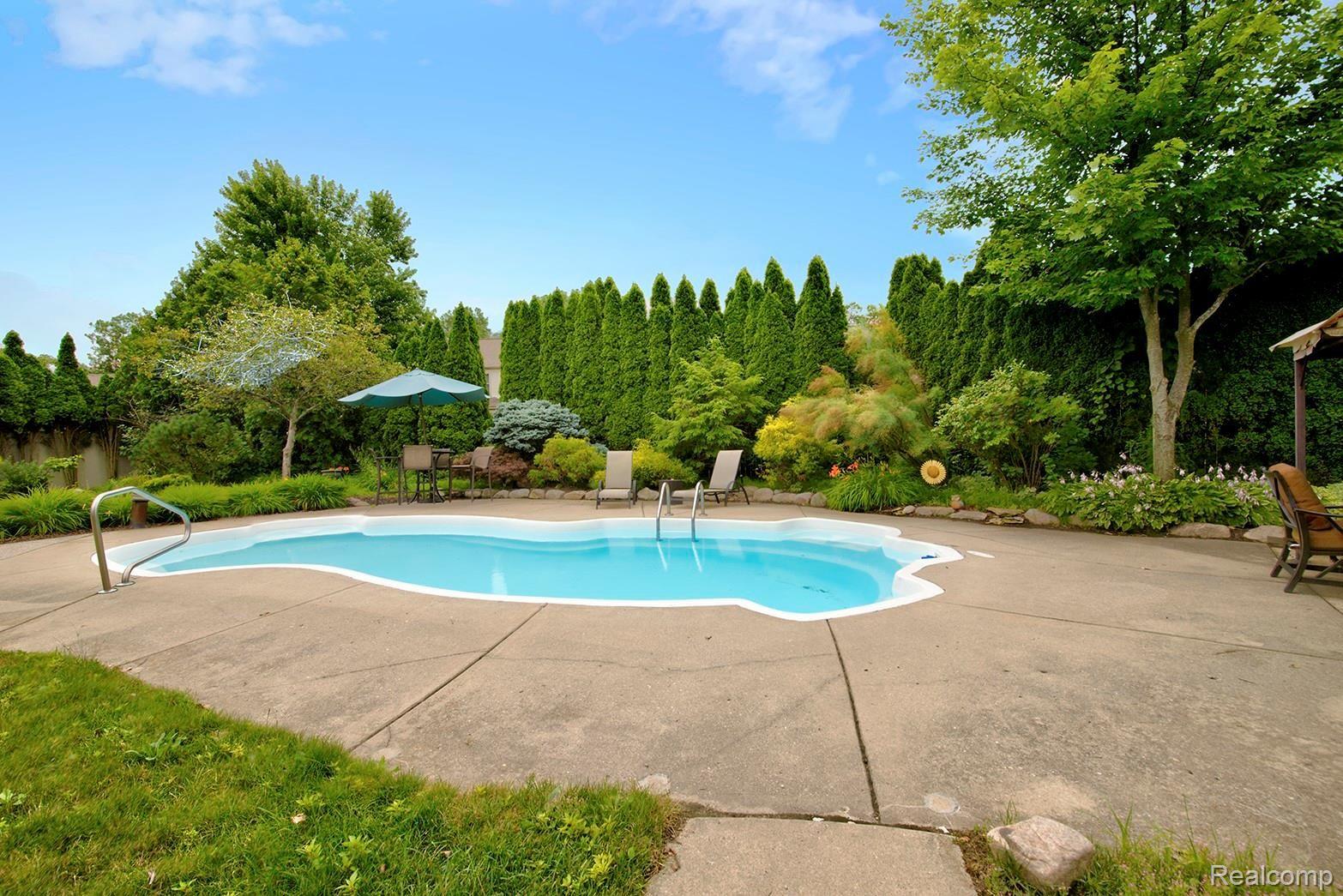 45709 Radnor Road Canton, MI 48187 - Photo 41 of 43 20190722-_MG_1075_76_77_78_79_80_81_Realistic.jpg