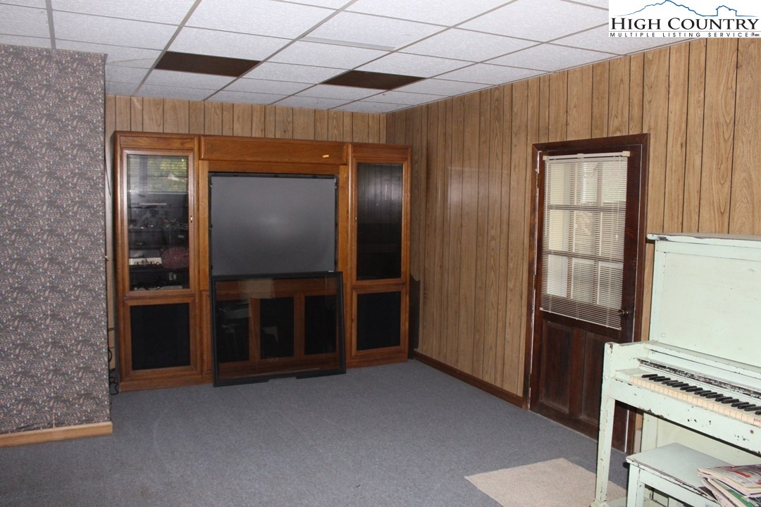 376 Don Adams Road Lansing, NC 28643 - Photo 11 of 15 Gallery Image 11