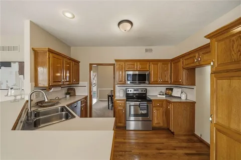 $420,000 | 15315 West 150th Street, Olathe, KS 66062