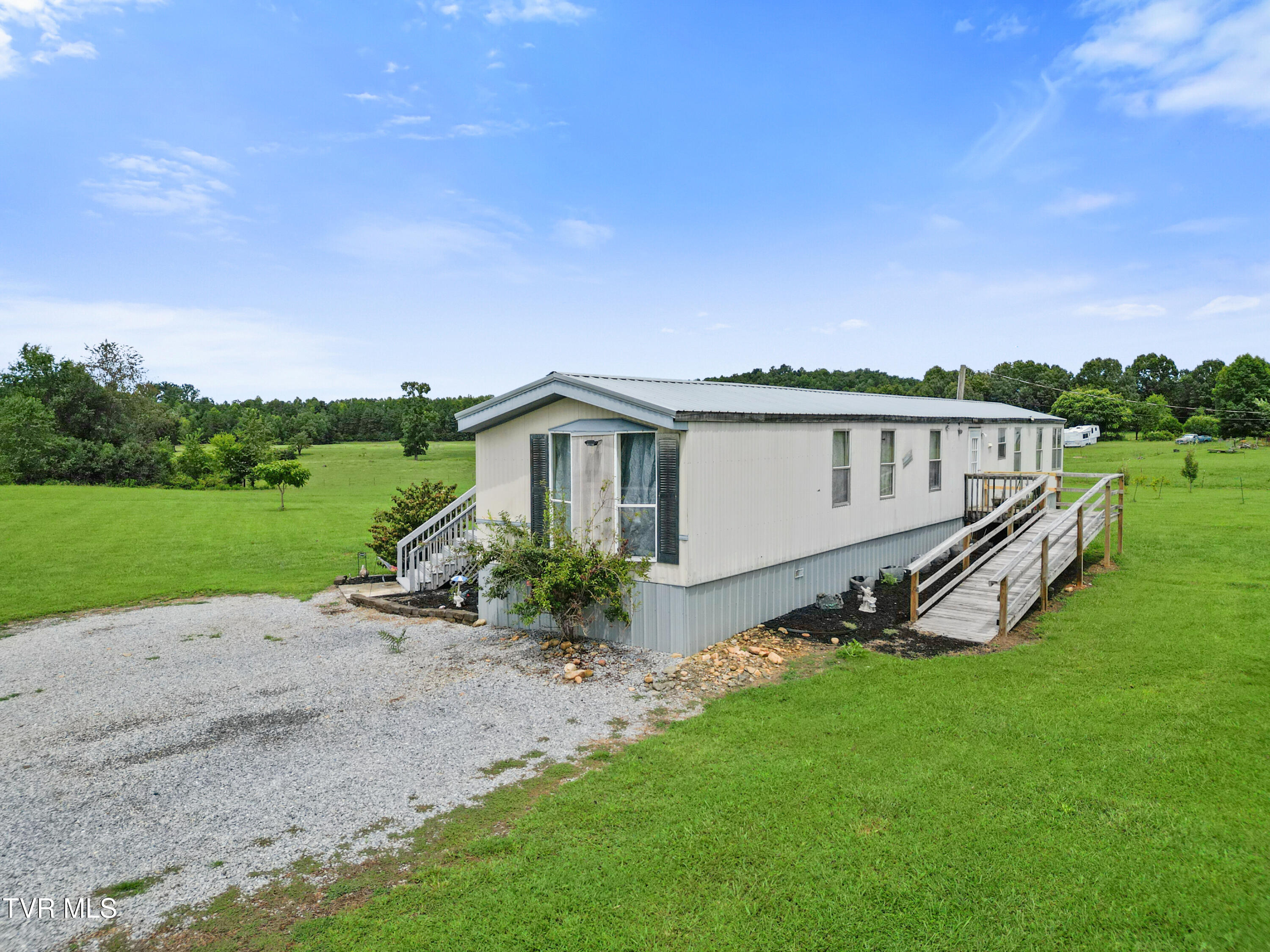 335 Rambo Road Greeneville, TN 37743 - Photo 2 of 27 335 Rambo Road