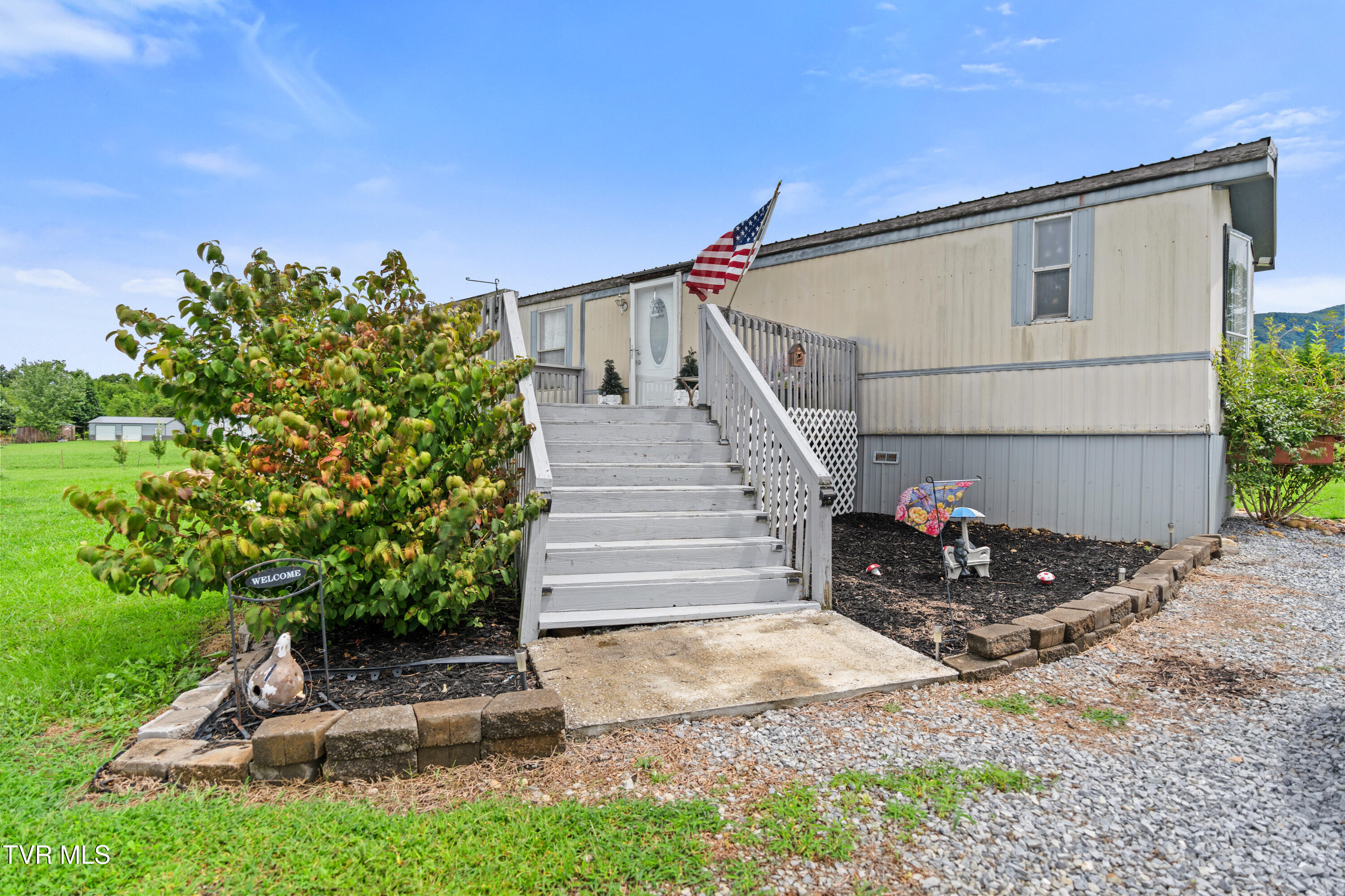 335 Rambo Road Greeneville, TN 37743 - Photo 7 of 27 Front Porch
