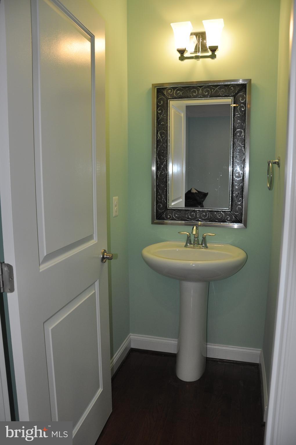 1407 Wheaton Lane Silver Spring, MD 20902 - Photo 6 of 17 1ST FLOOR 1/2 BATH