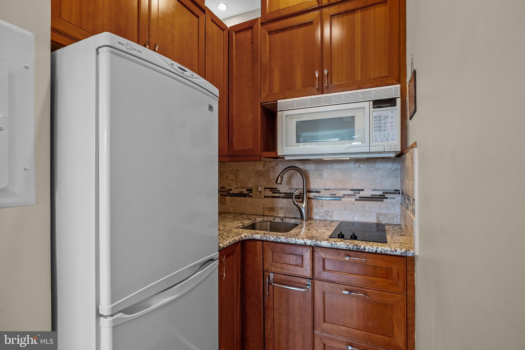 2135 Walnut Street, Unit 1202 Philadelphia, PA 19103 - Photo 8 of 36