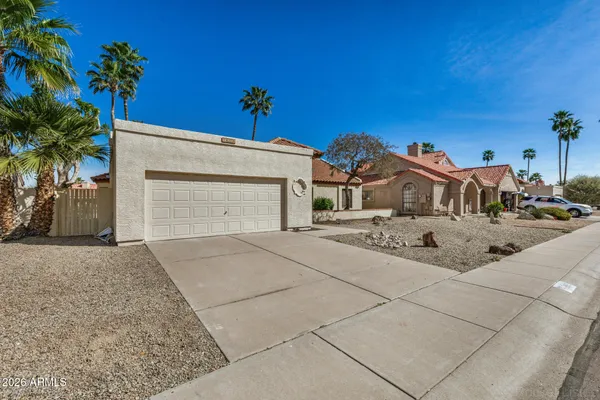 $2,450 | 7608 West McRae Way, Glendale, AZ 85308