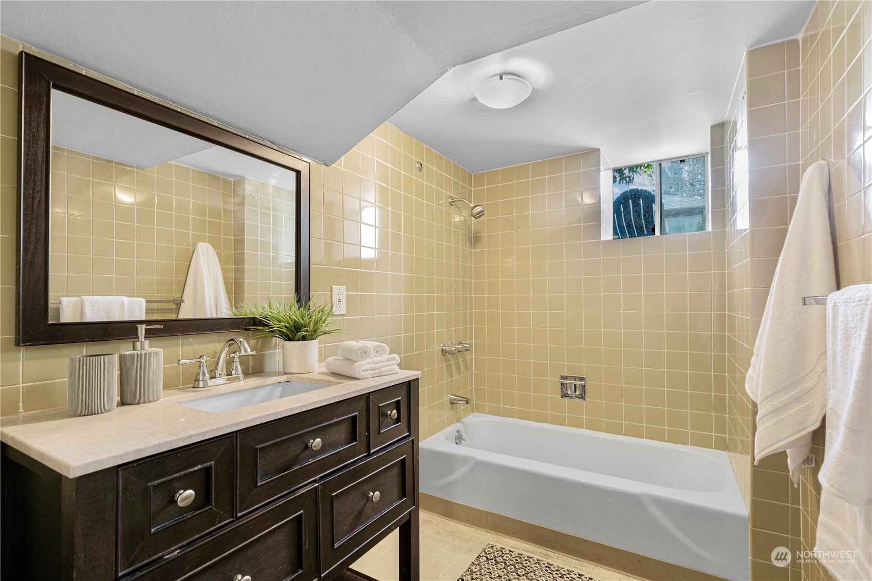 6675 Southwest Beveridge Place Seattle, WA 98136 - Photo 28 of 31 Gallery Image 28
