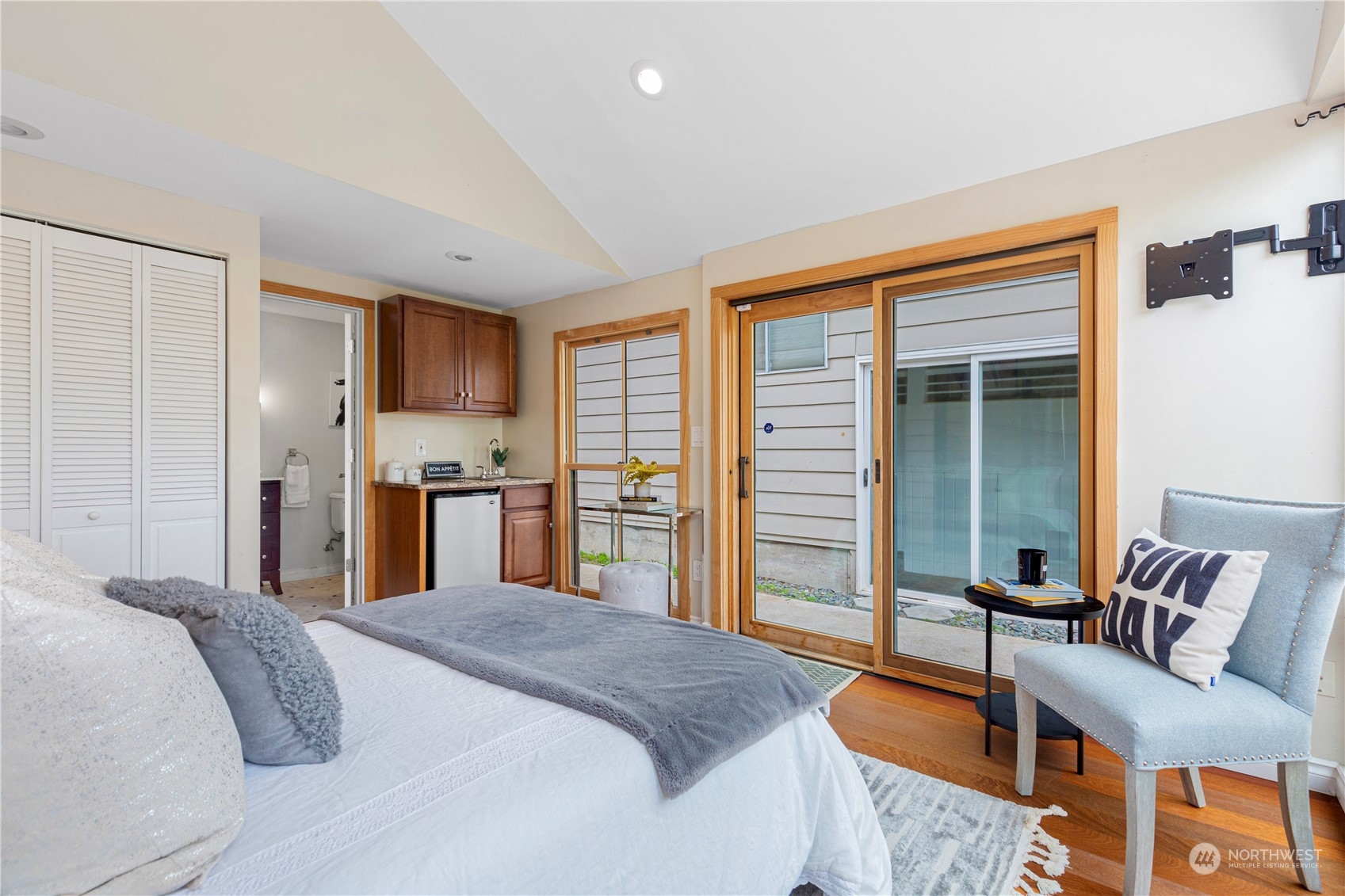 6675 Southwest Beveridge Place Seattle, WA 98136 - Photo 30 of 31 Gallery Image 30