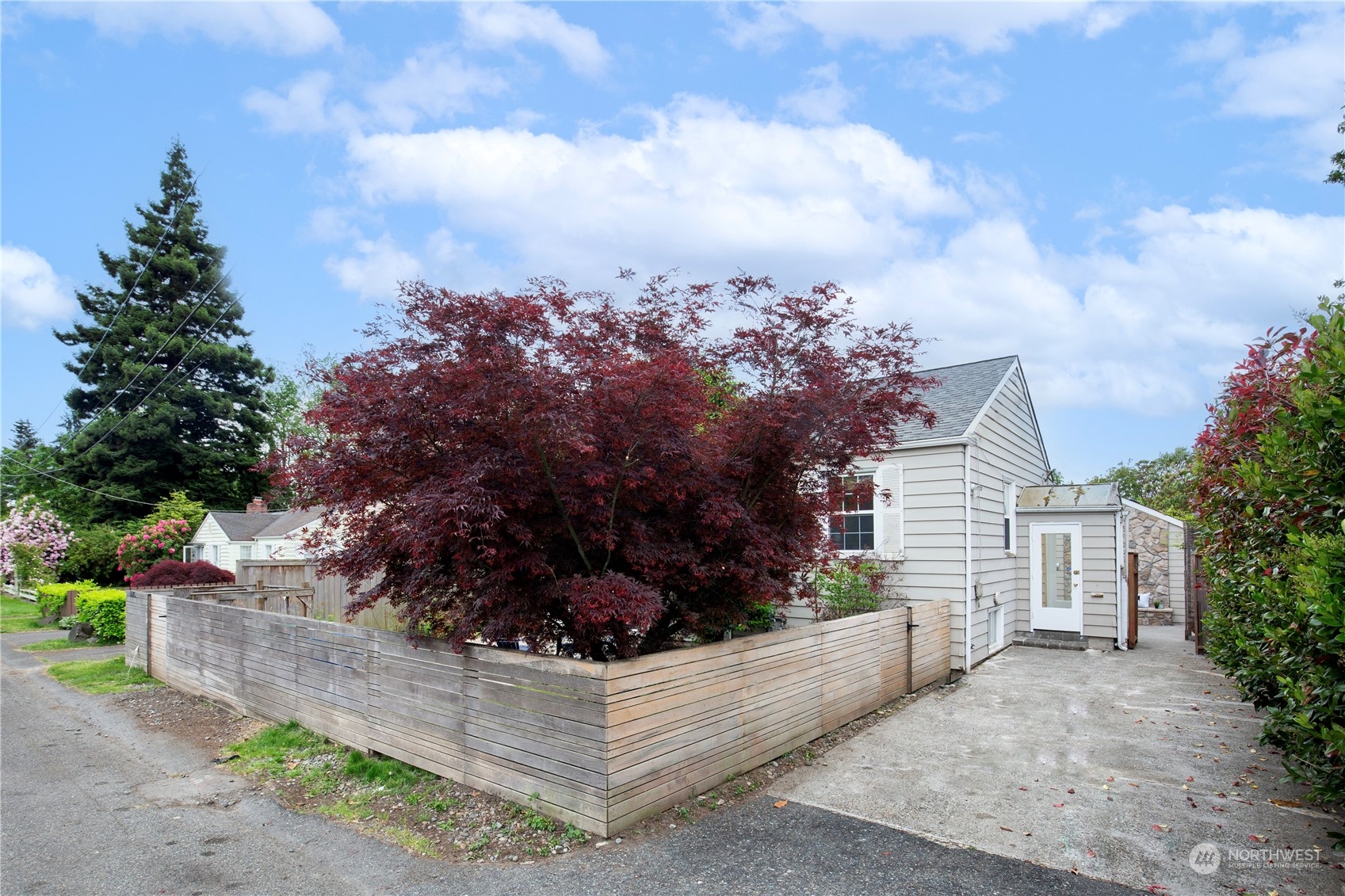 6675 Southwest Beveridge Place Seattle, WA 98136 - Photo 3 of 31 Gallery Image 3