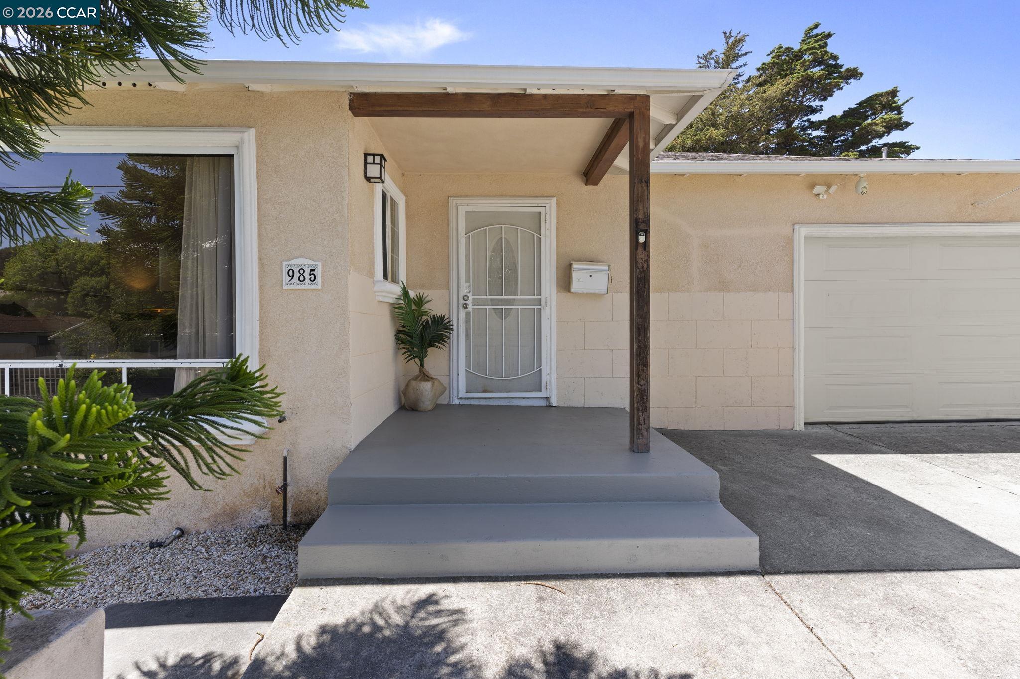 985 Mitchell Way El Sobrante, CA 94803 - Photo 2 of 25