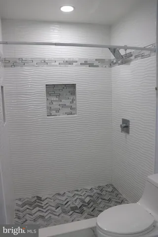 $780,000 | 210 Potomac Ridge Drive, Fort Washington, MD 20744