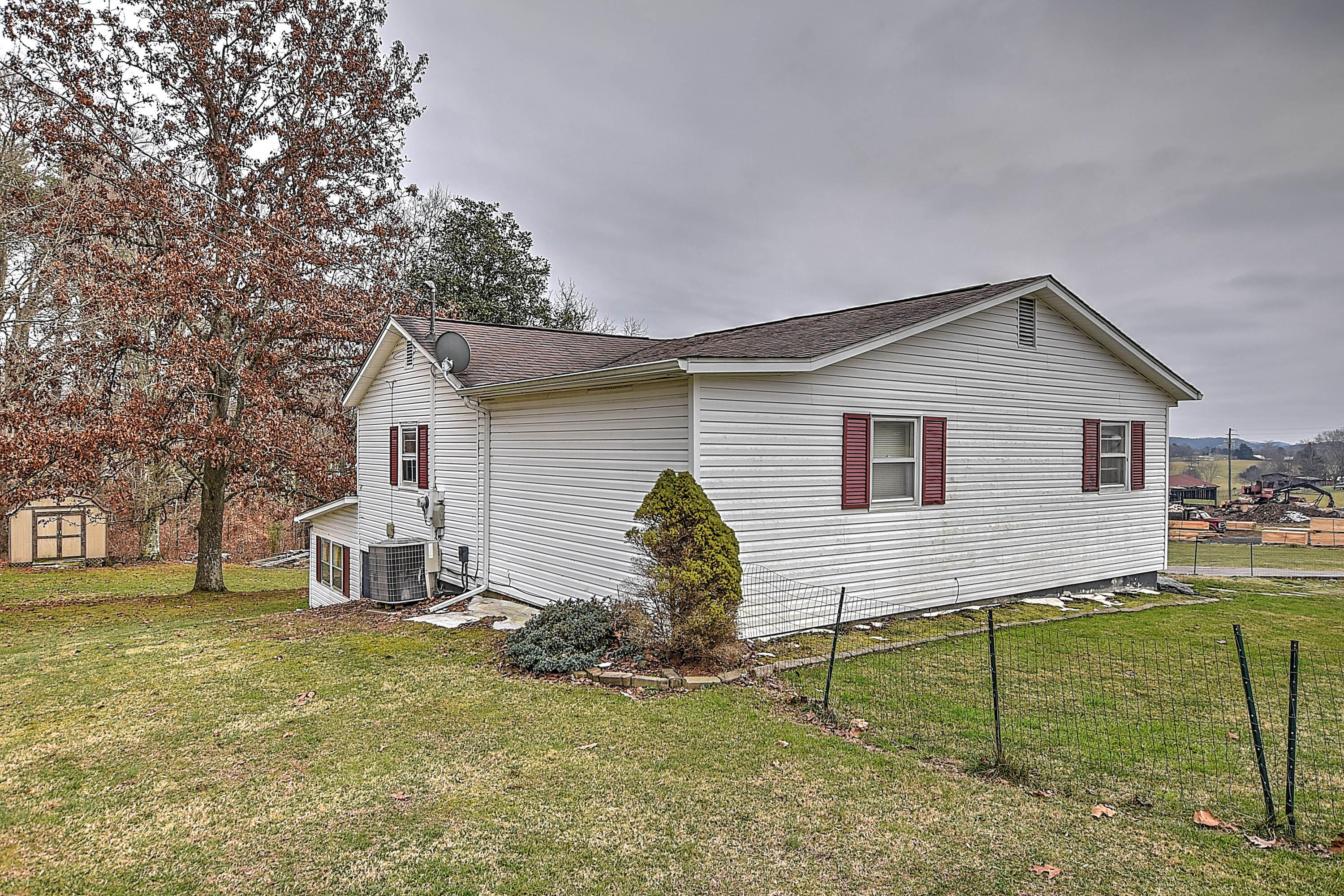 1244 Silver Grove Road Bluff City, TN 37618 - Photo 4 of 27 Silver Grove-12