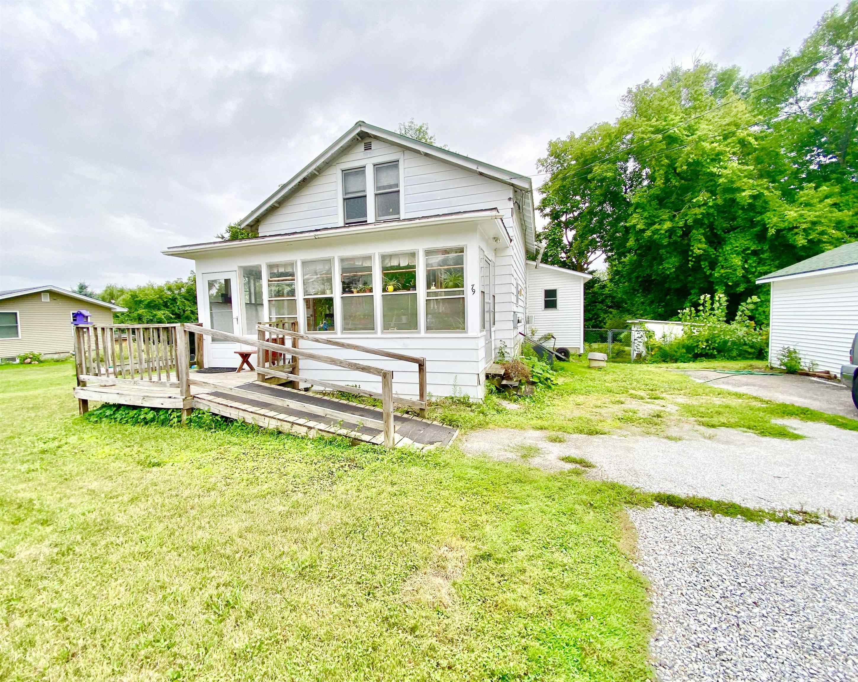 79 Brigham Road St. Albans Town, VT 05478 - Photo 1 of 40