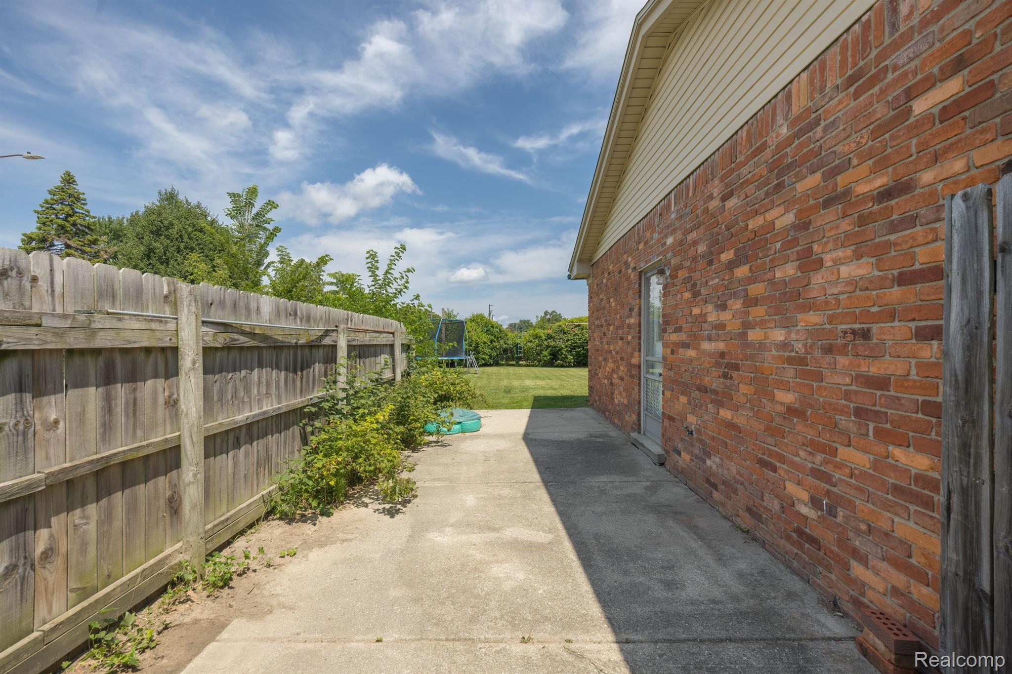 2315 Edwin Warren, MI 48092 - Photo 38 of 40