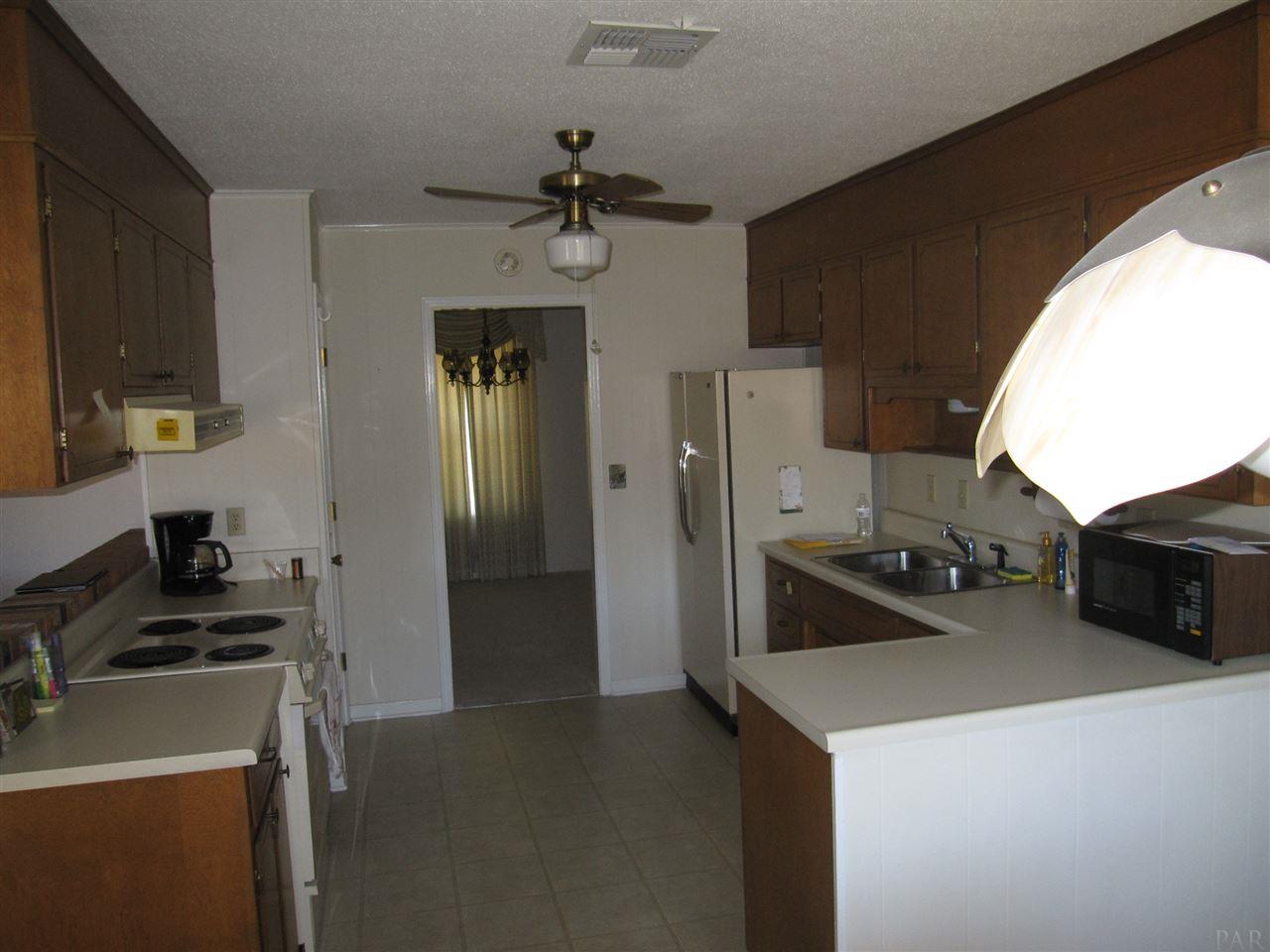 8319 Pilgrim Road Pensacola, FL 32514 - Photo 13 of 36 Gallery Image 13