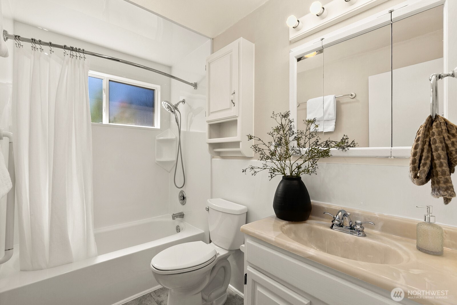 12615 Southeast 167th Street Renton, WA 98058 - Photo 15 of 25 Gallery Image 15