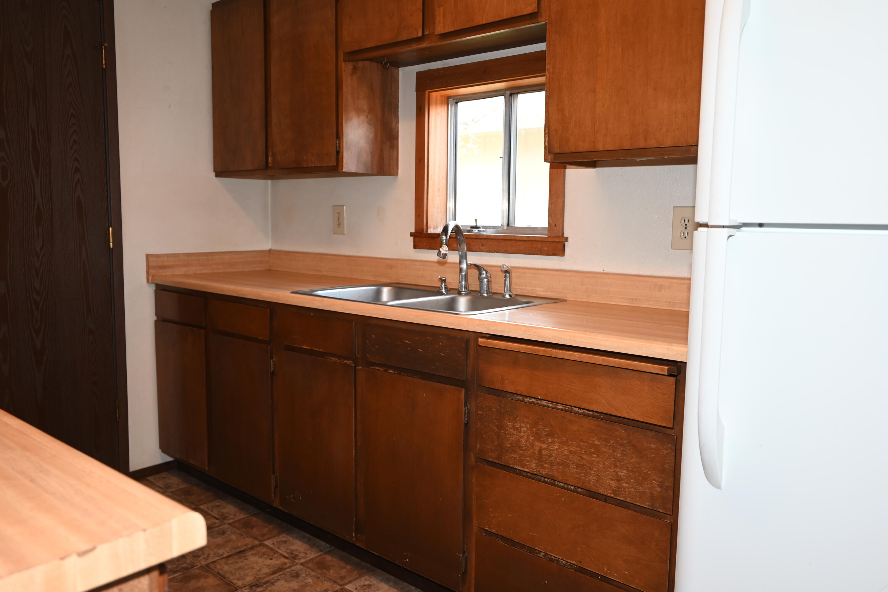 20666 Roff Way Burney, CA 96013 - Photo 8 of 22 2026-04-01 17.06.15