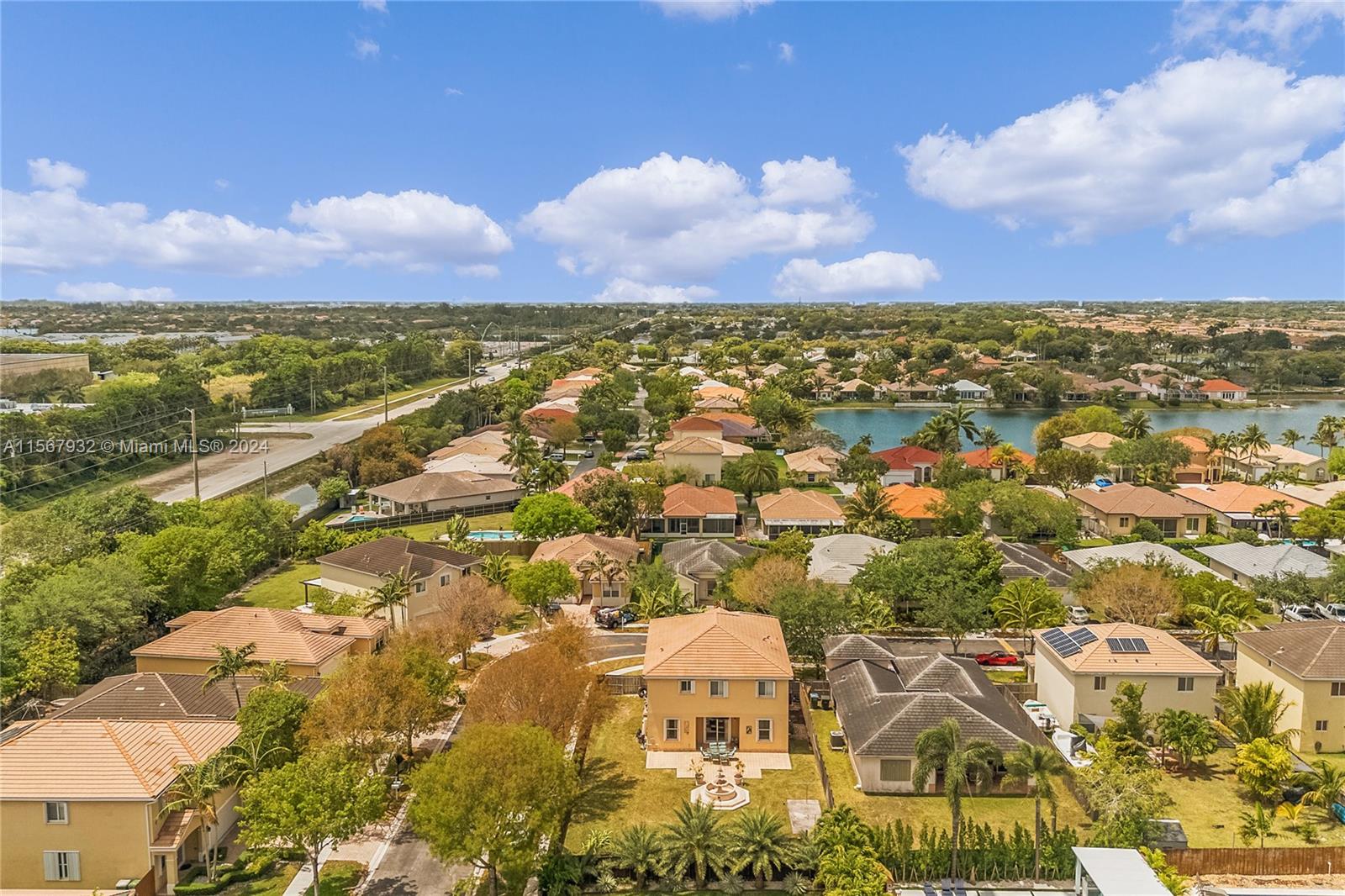 657 Southeast 30th Terrace Homestead, FL 33033 - Photo 46 of 53 a view of a city