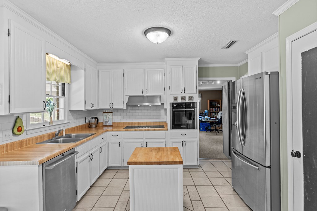 1317 Cambridge Road Dothan, AL 36305 - Photo 7 of 29