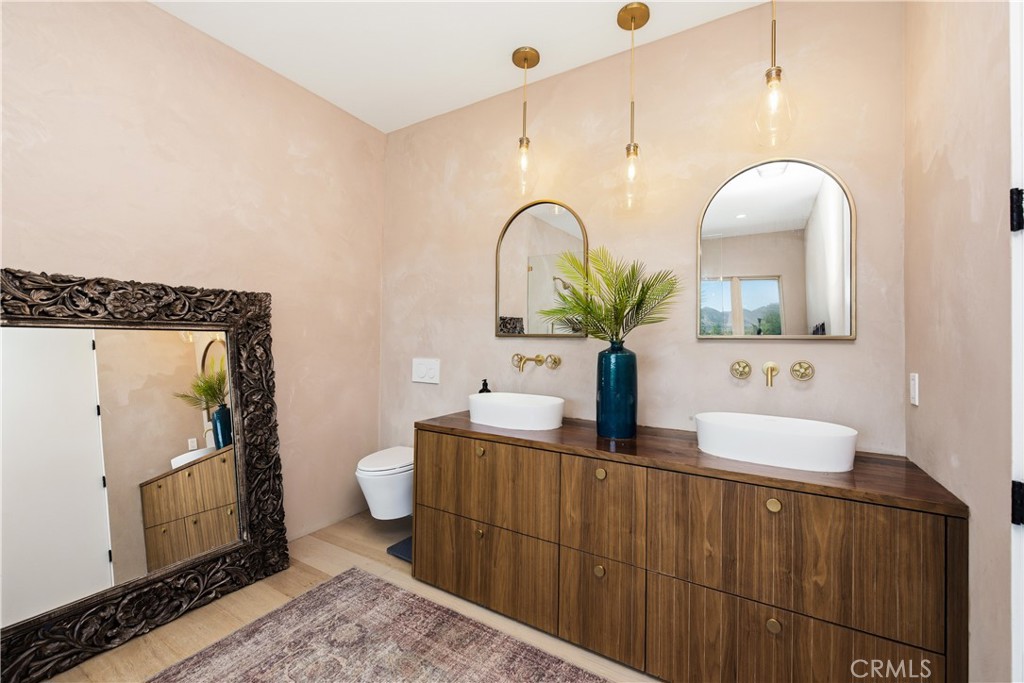 976 Ranch House Road Westlake Village, CA 91361 - Photo 11 of 42 Primary bath