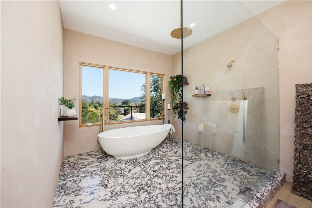 976 Ranch House Road Westlake Village, CA 91361 - Photo 12 of 42 Grand shower and soaking tub