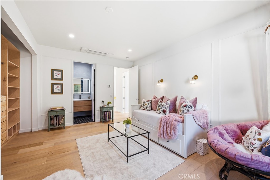 976 Ranch House Road Westlake Village, CA 91361 - Photo 20 of 42 Additional ensuite West Wing bedroom