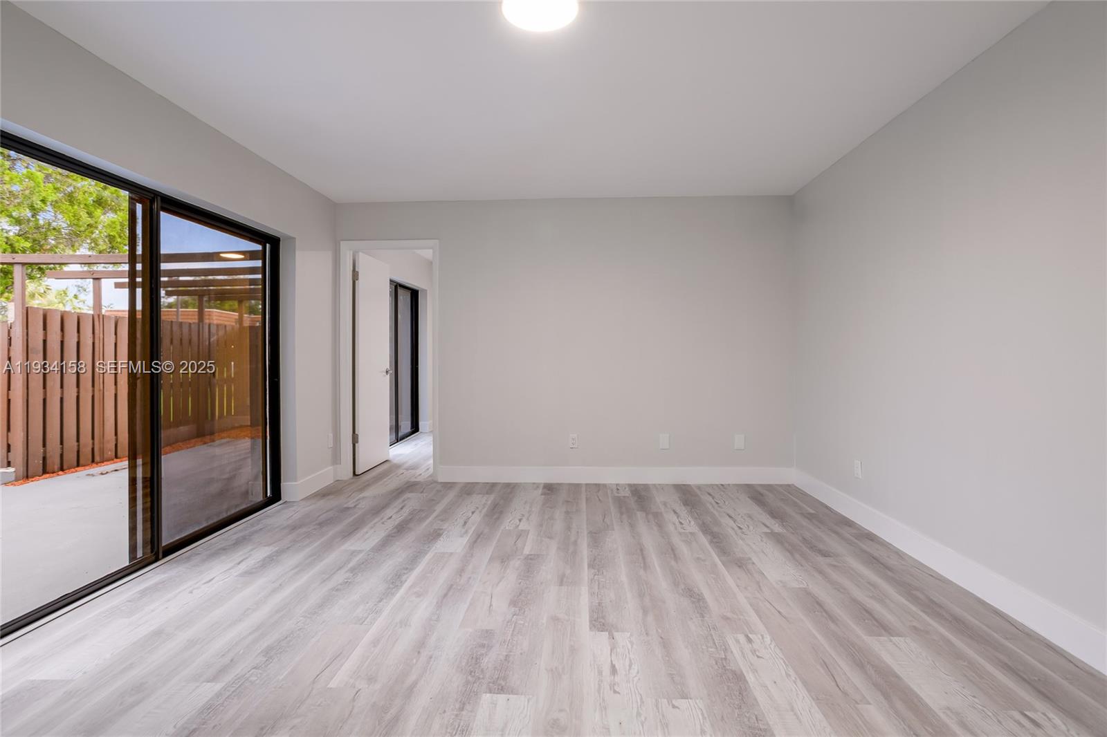 1170 Southwest 118th Terrace Davie, FL 33325 - Photo 13 of 45