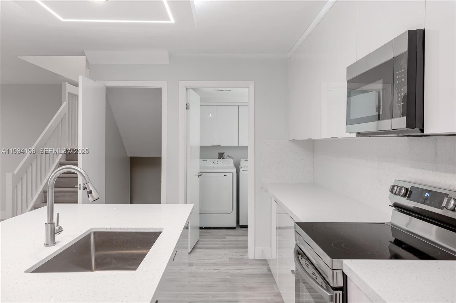 1170 Southwest 118th Terrace Davie, FL 33325 - Photo 17 of 45