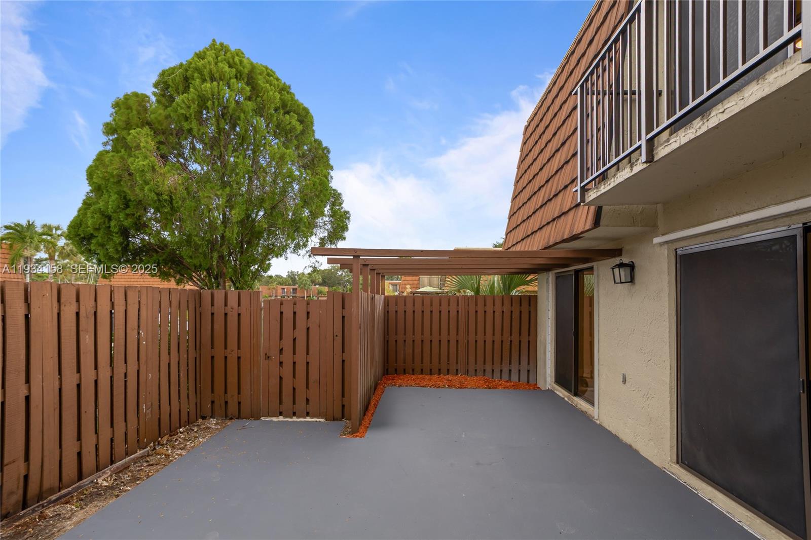 1170 Southwest 118th Terrace Davie, FL 33325 - Photo 9 of 45