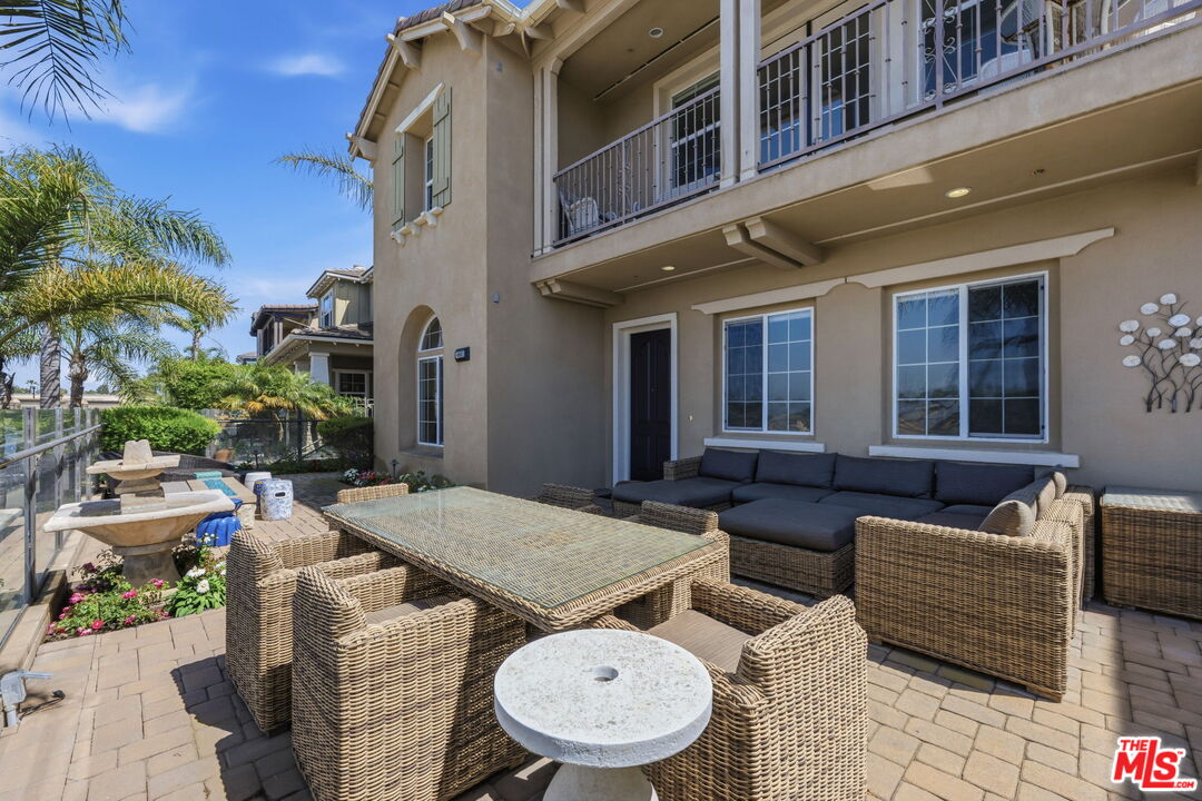 4061 Adriatic Street Oxnard, CA 93035 - Photo 3 of 42