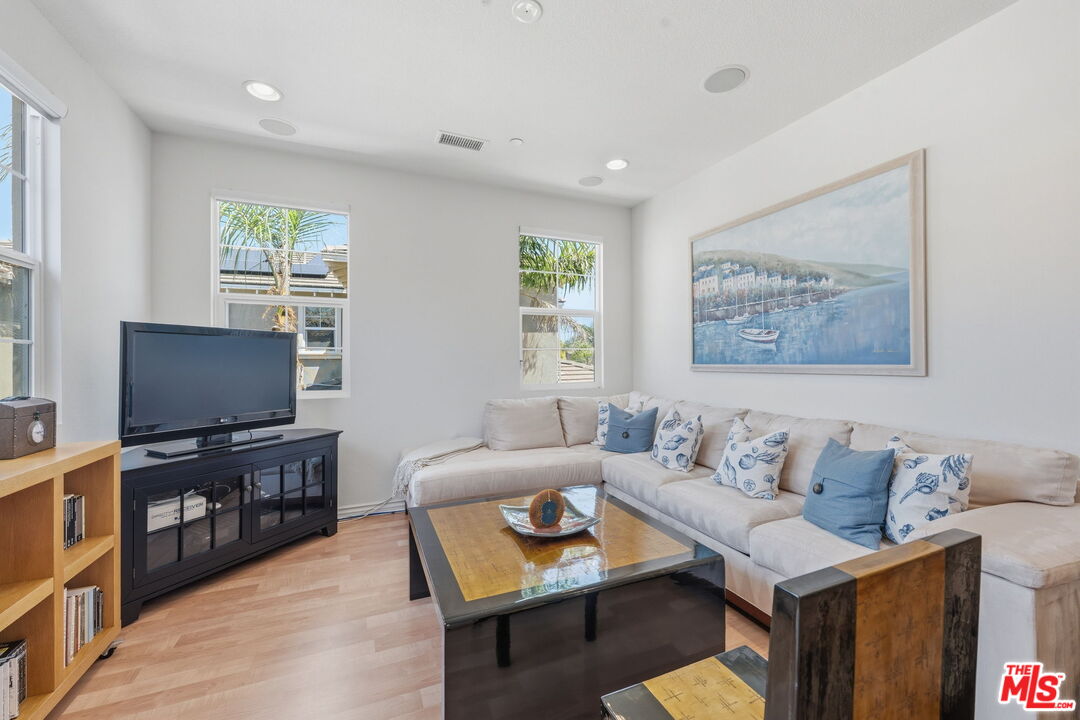 4061 Adriatic Street Oxnard, CA 93035 - Photo 31 of 42