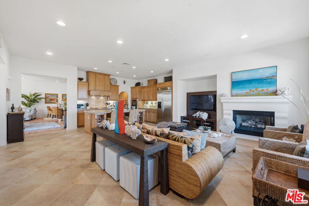 4061 Adriatic Street Oxnard, CA 93035 - Photo 6 of 42