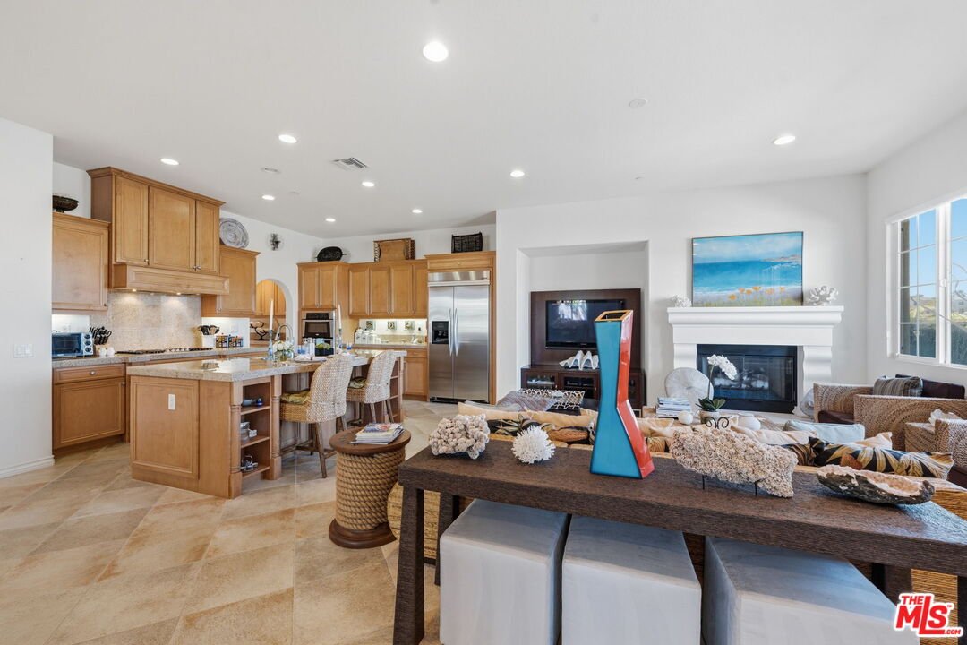 4061 Adriatic Street Oxnard, CA 93035 - Photo 7 of 42