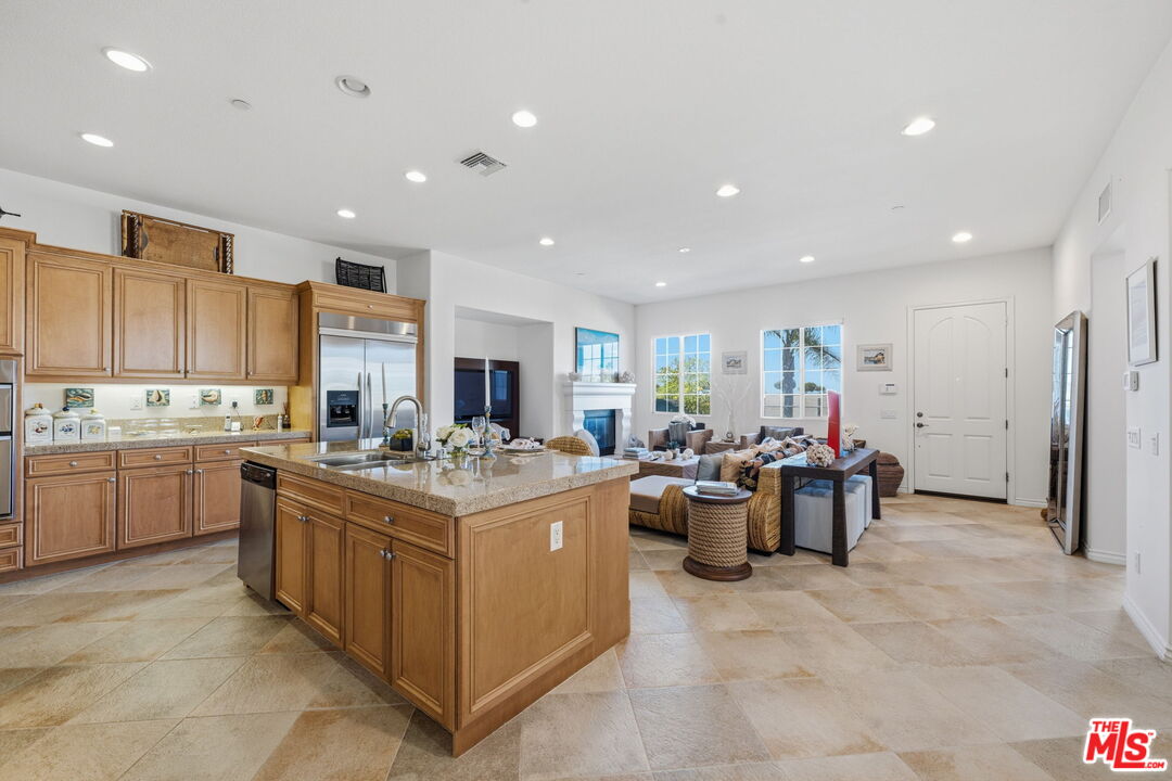 4061 Adriatic Street Oxnard, CA 93035 - Photo 10 of 42