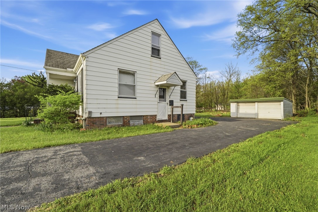 6210 Crossview Road Seven Hills, OH 44131 - Photo 7 of 45