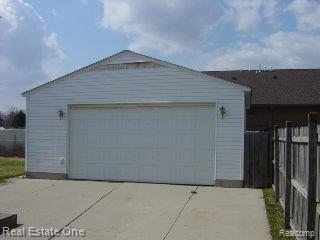 13420 Manchester Road Southgate, MI 48195 - Photo 2 of 17 Garage