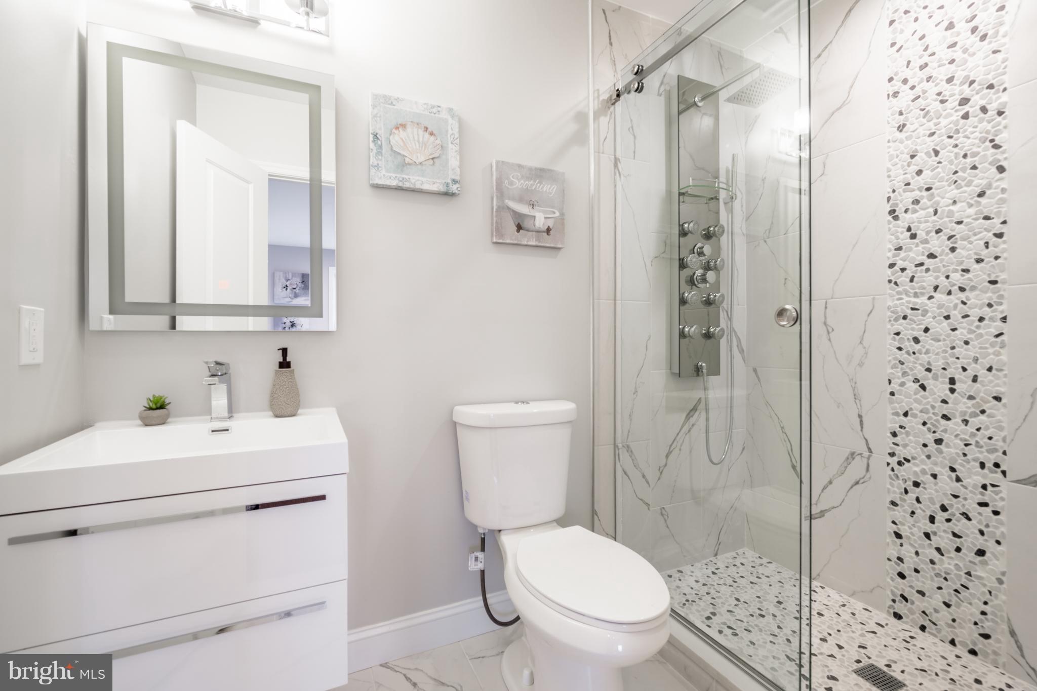 1275 Oates Street Northeast Washington, DC 20002 - Photo 13 of 30 Bath (Master)