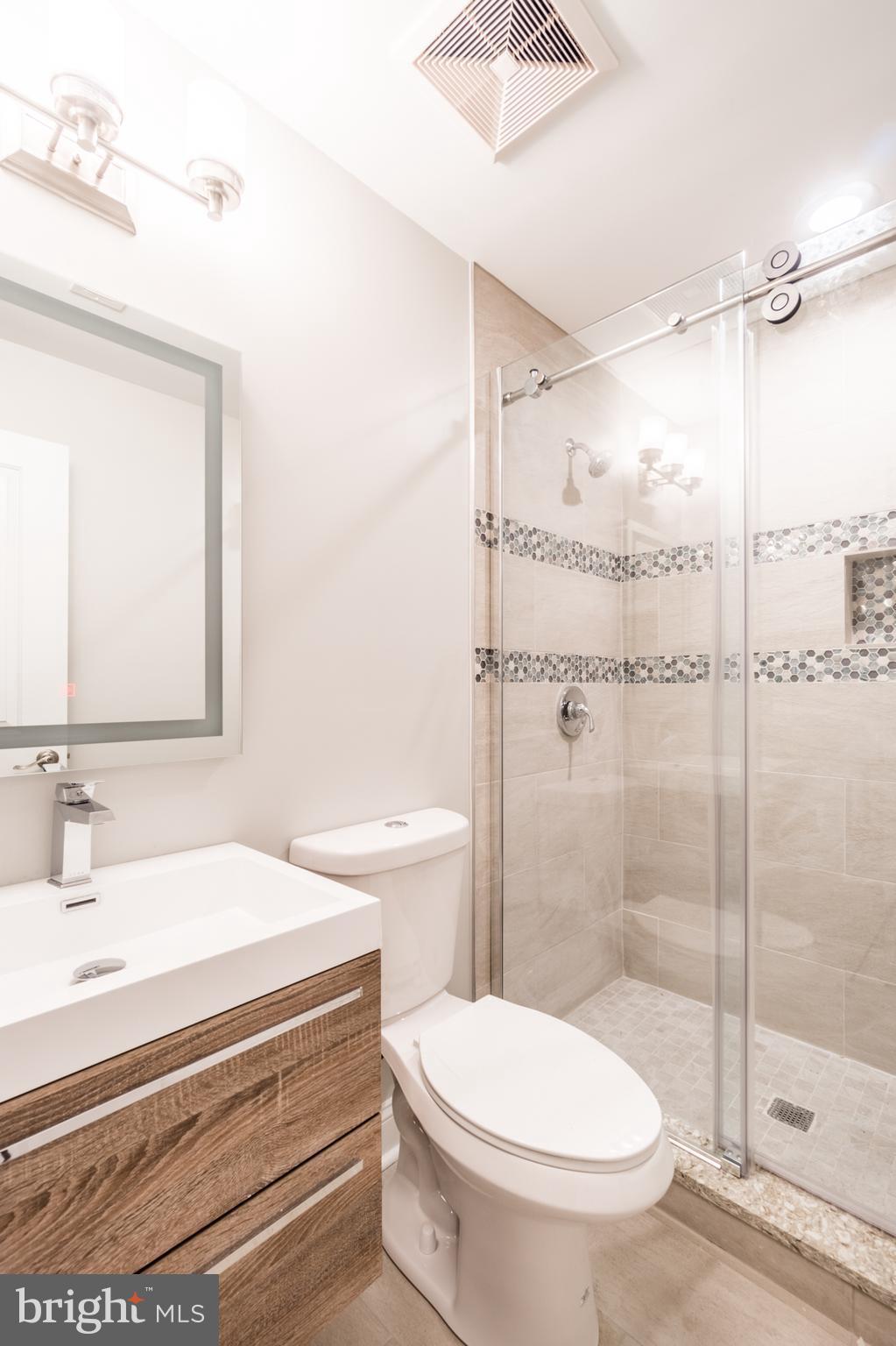 1275 Oates Street Northeast Washington, DC 20002 - Photo 24 of 30 Bath